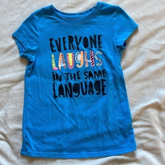 Cat and Jack. Everyone laughs the same language. Blue tee size 5t - Picture 1 of 5